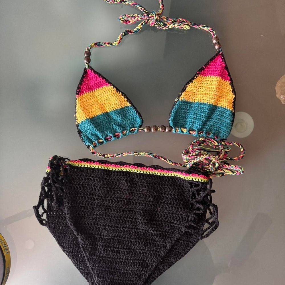 Handmade-style crochet bikini set 🌺
